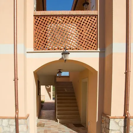 La Residenza Del Golfo Aparthotel 2*