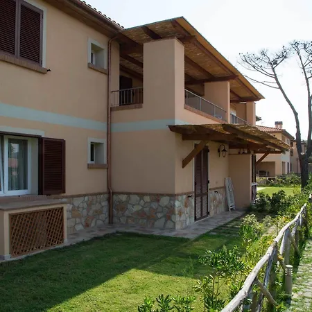 La Residenza Del Golfo Aparthotel 2*